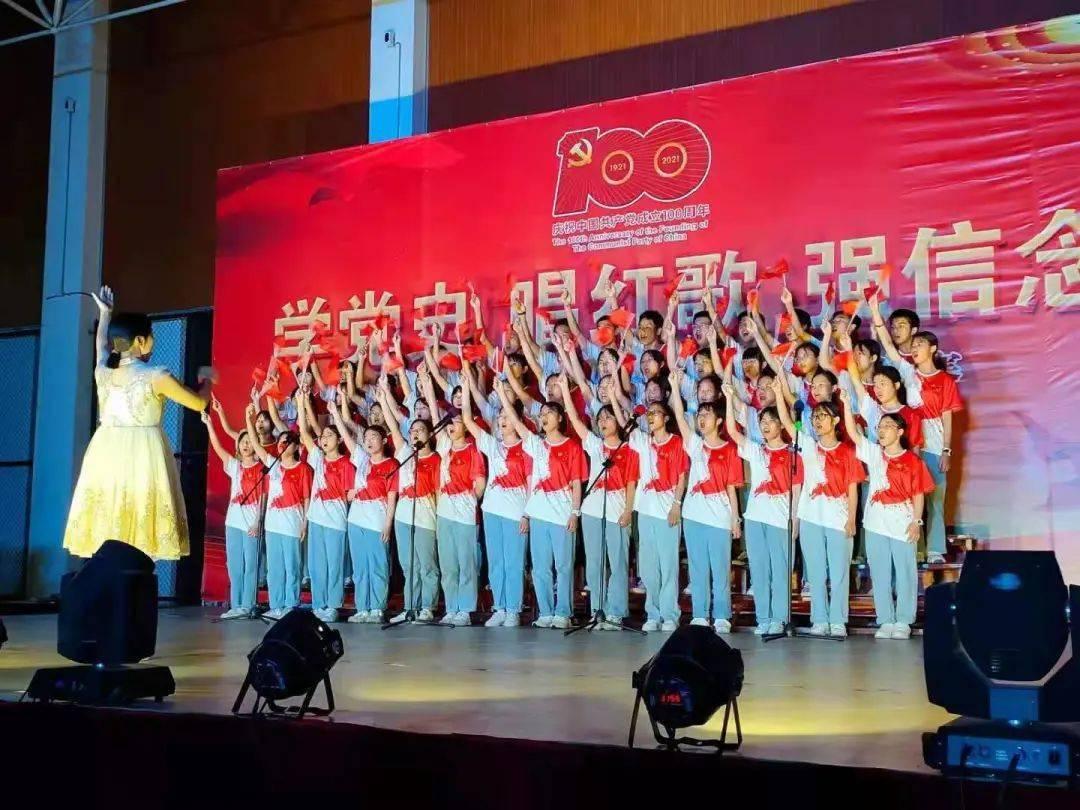 甄嬛传隐藏小细节：华妃吃瓜设计绝妙，圆明园宴会令人细思极恐